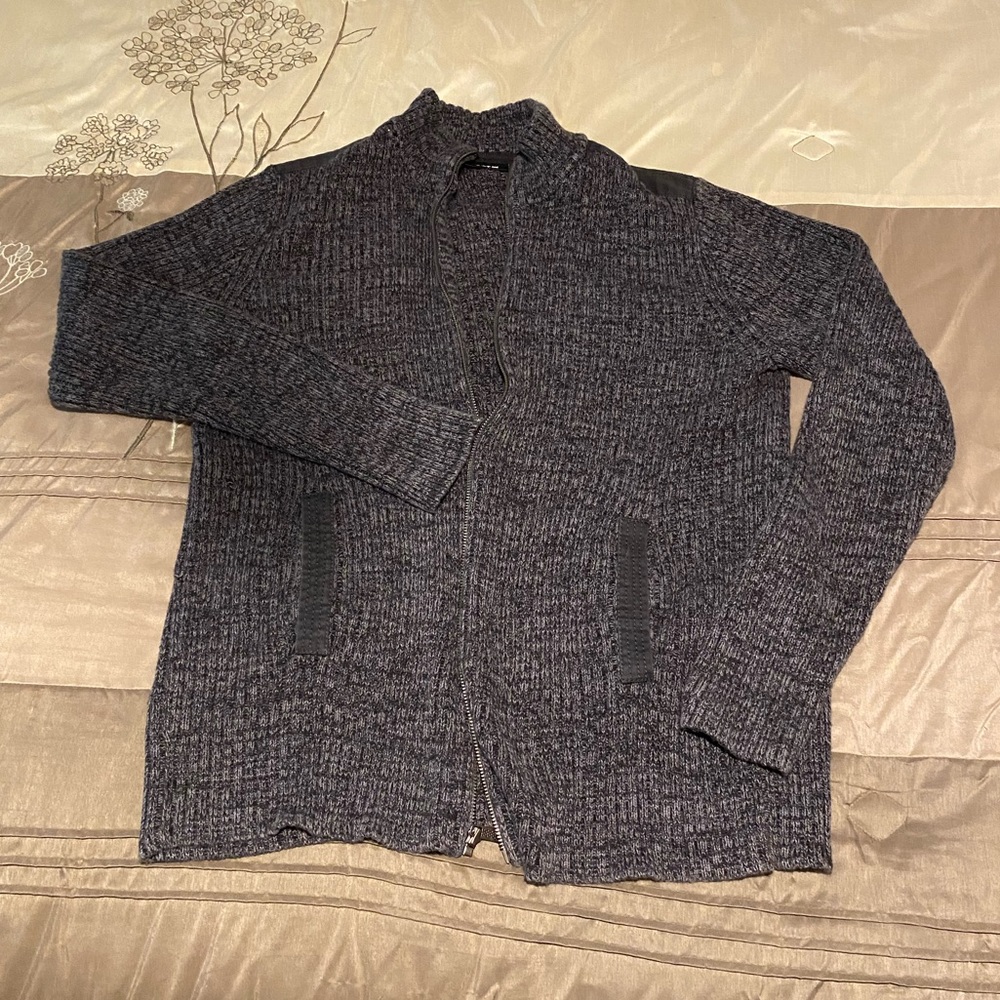 Grey sweater with zipper